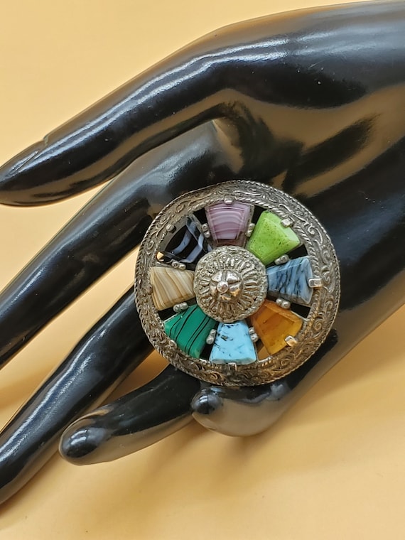 Miracle store brooch pewter