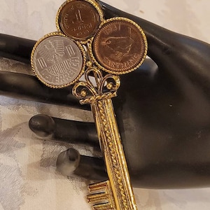 Vintage Chunky coin key brooch