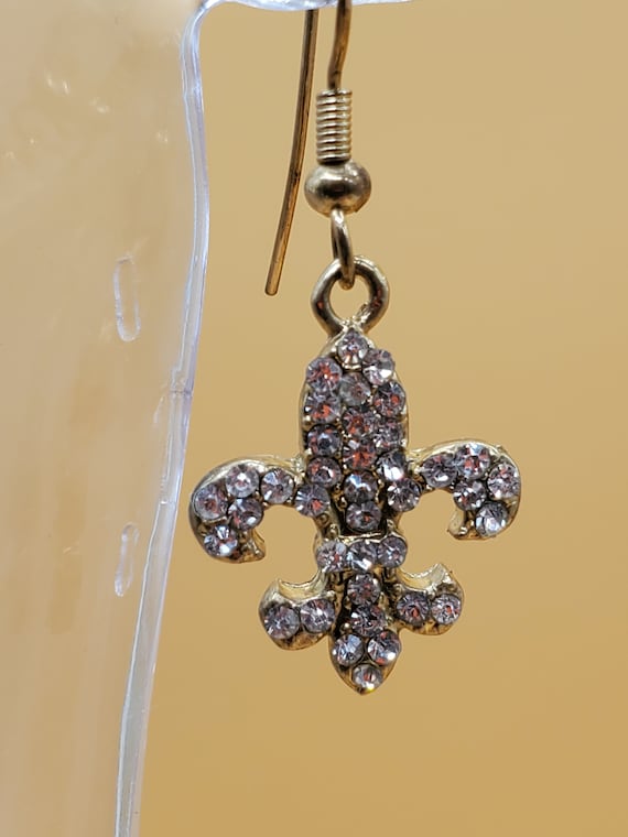 Vintage rhinestone Fleur-de-lis dangling earrings - image 1