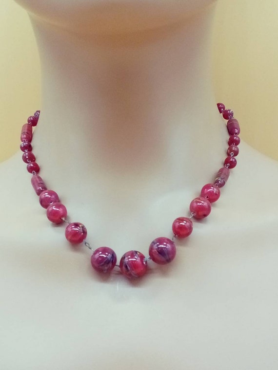 Vintage handmade red glass beaded necklace