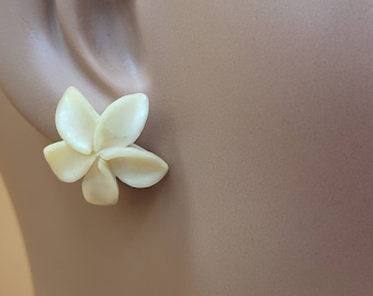Vintage Ming style carved earrings with gf posts and back