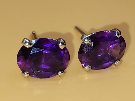 10k white gold purple Sapphire? Gemstone earrings - image 7