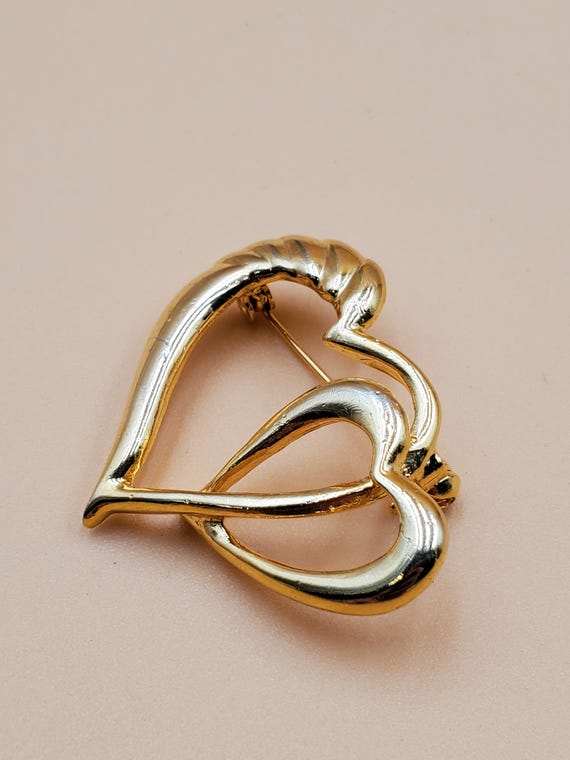 Vintage gold tone double interlocking hearts broo… - image 6