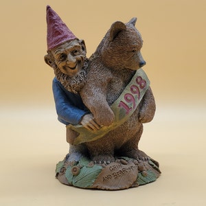 1998 Tom Clark gnome with bear figurine.