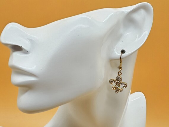 Vintage rhinestone Fleur-de-lis dangling earrings - image 2