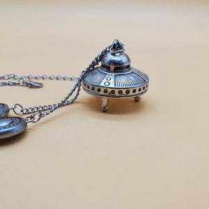 Vintage pewter tone Alien UFO pendant necklace