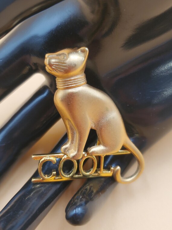 vintage gold tone Cool Cat brooch