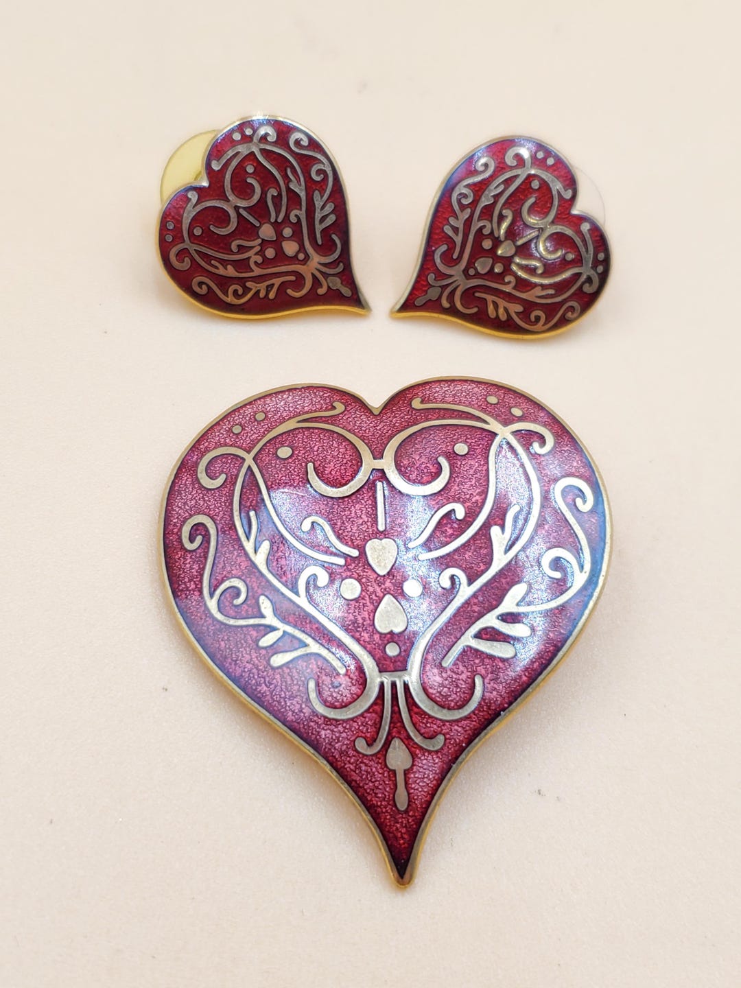 Vintage MMA 1985 Gold Tone Red Enamel Heart Brooch With Matching