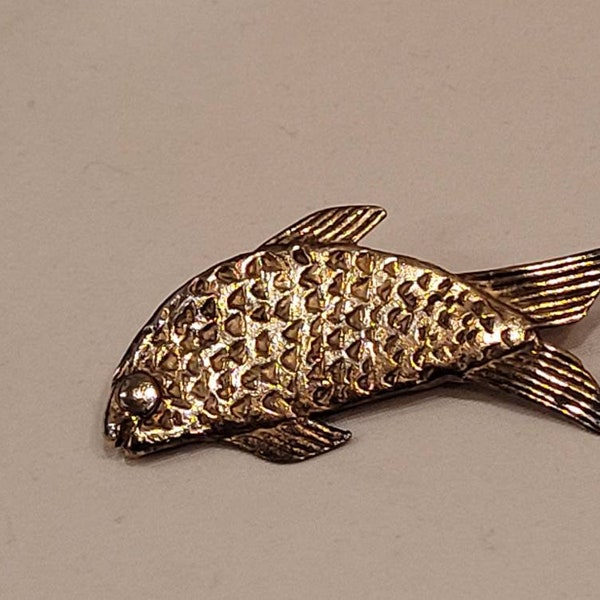 Vintage Museum of Metropolitan Art hammered goldfish brooch