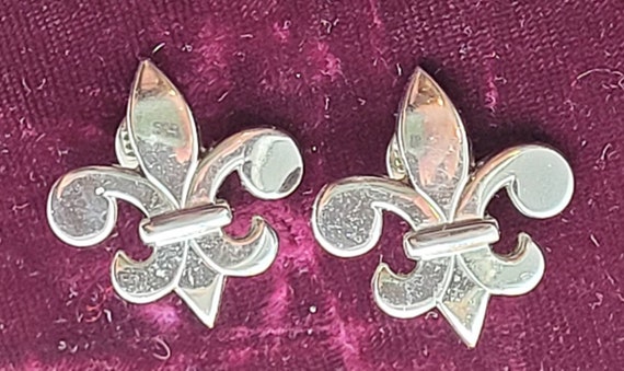 Vintage Monet silver tone Fleur de lis clip on ea… - image 3