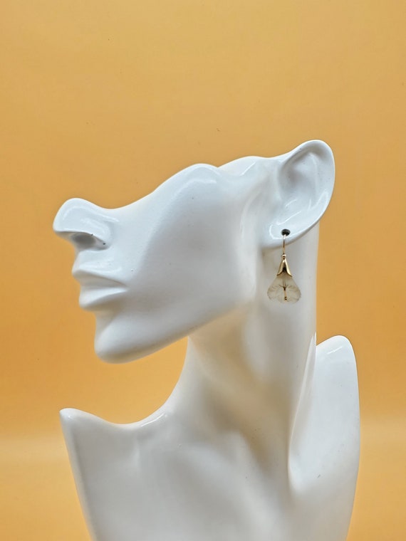 vintage 14k clear Jade flower earrings - image 4