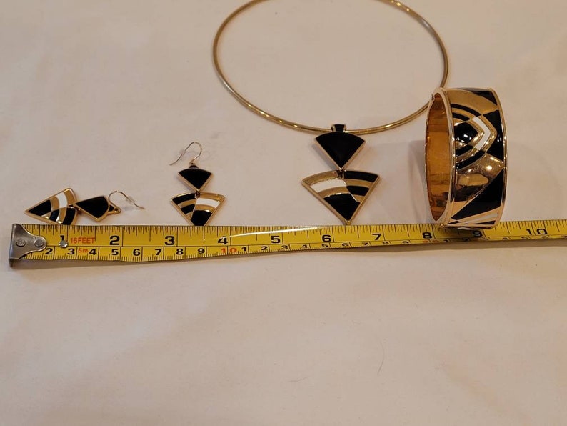 Vintage MMA CN gold plated enamel jewelry set, MMS enamel necklace with matching earrings and bracelet image 8
