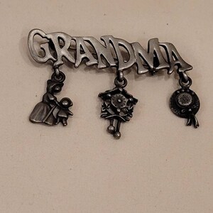 Vintage Pewter tone GRANDMA charm brooch