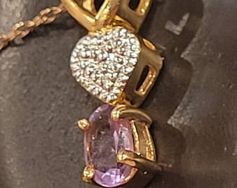 Collar vintage de cadena de plata vermeil con colgante de amatista en forma de corazón.