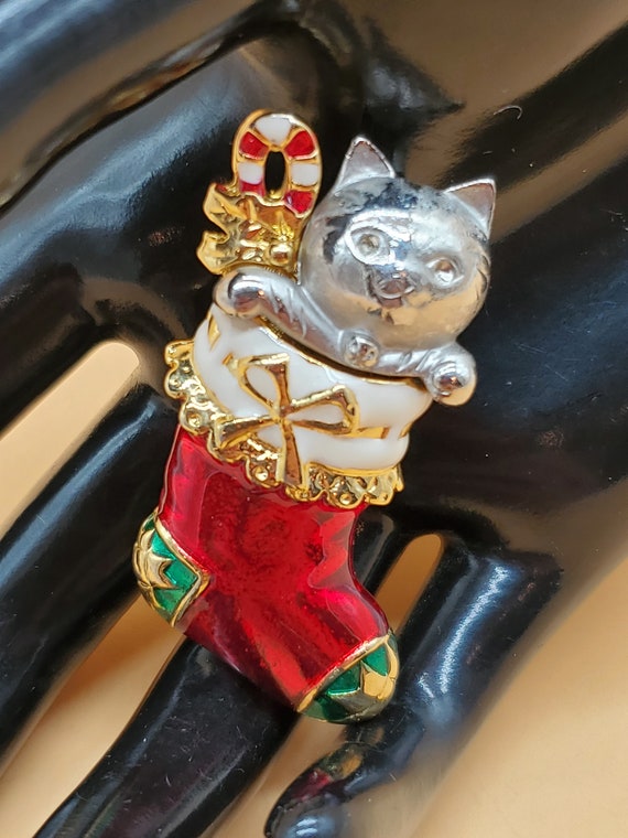 Vintage Danecraft Christmas cat in stocking brooch