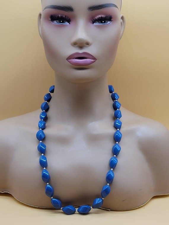 Vintage blue and pale pink plastic beaded necklace