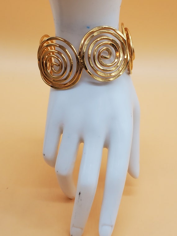 Vintage gold tone swirl cuff arm band bracelet