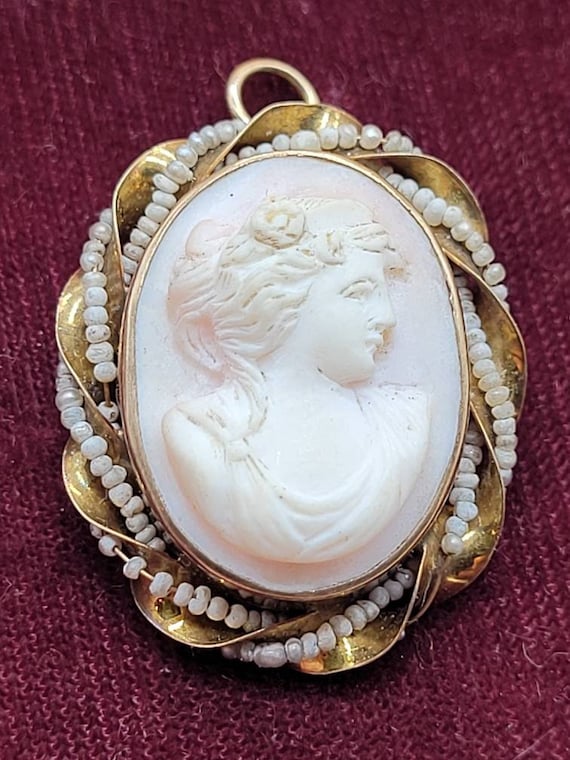 Antique 14k carved Conch Cameo pendant