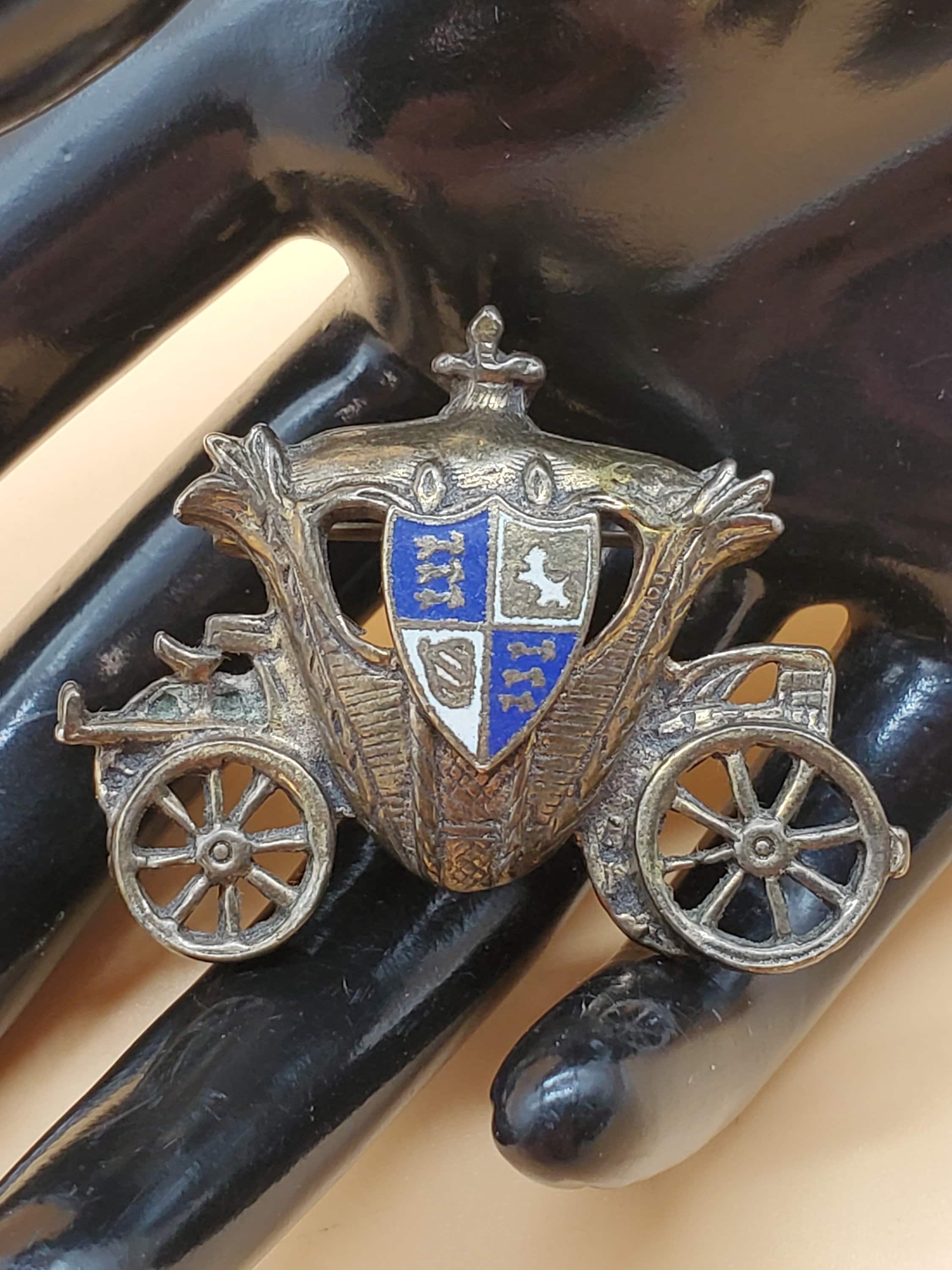 Broche Ancienne Blason Héraldique - Plaqué Argent, Motif écu