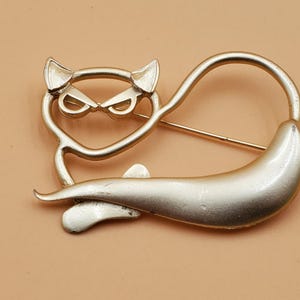vintage gold tone Siamese cat brooch