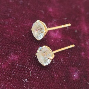 10k yellow gold CZ stud earrings basket set with silicone safety backs