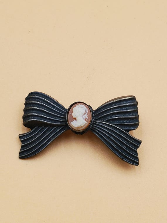Broche Vintage Nœud Papillon Avec Camée - Bow Style Ribbon - Neuf Avec Étiquettes Modaildesign