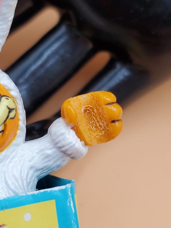 Vintage plastic Easter pin, select styles - image 12