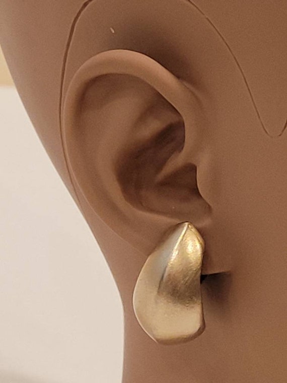 Vintage Vendome matte gold tone domed clip on ear… - image 1