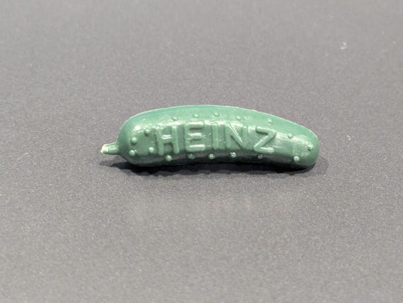 Vintage Heinz plastic pickle pin, Pickle pin