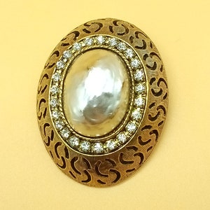 Vintage signed HAR large faux baroque pearl rhinestone brooch