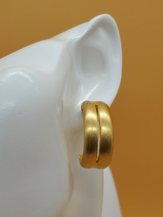 Vintage matte gold tone hoop earrings