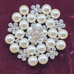 Vintage clear rhinestone faux pearl large brooch