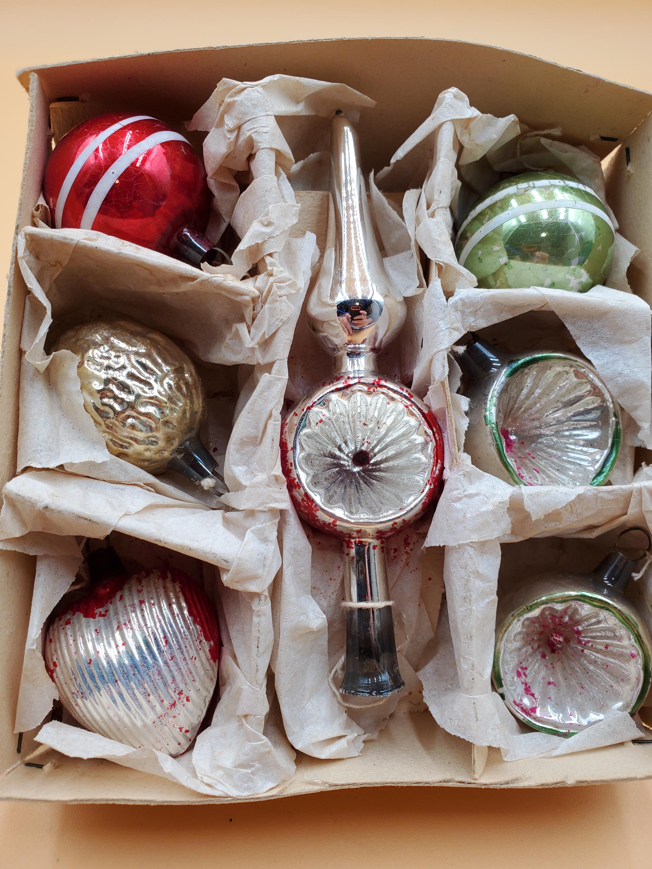 ヴィンテージのドイツ製ガラス製ミニクリスマスツリーオーナメントと