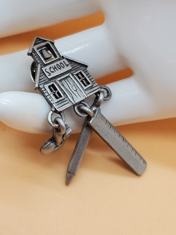 Vintage JJ pewter tone school house pin with scho… - image 4