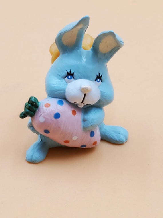 Vintage plastic Easter pin, select styles - image 3