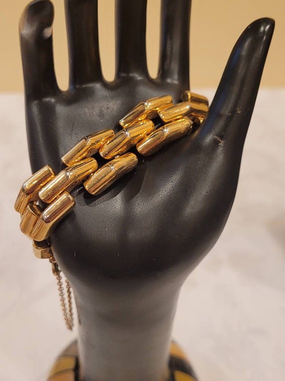 Vintage Monet chunky gold tone link bracelet with… - image 3