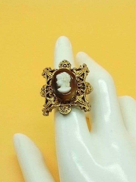 vintage adjustable costume Gem