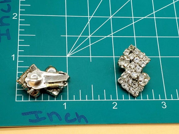 Vintage prong set clear rhinestone clip on earrin… - image 4