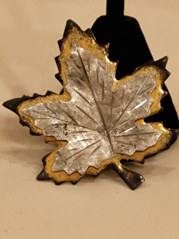 Vintage antiqued Sterling Silver Maple leaf brooch