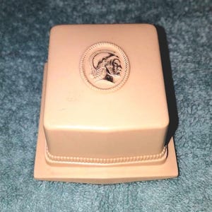 Vintage SUC made in USA Rocket Jewelry box ring box with embossed cameo on top