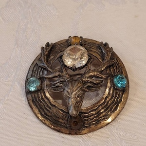 Vintage AGNEW silver tone rhinestone brooch with deer head center