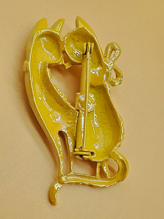 Vintage yellow iridescent love cats brooch - image 8