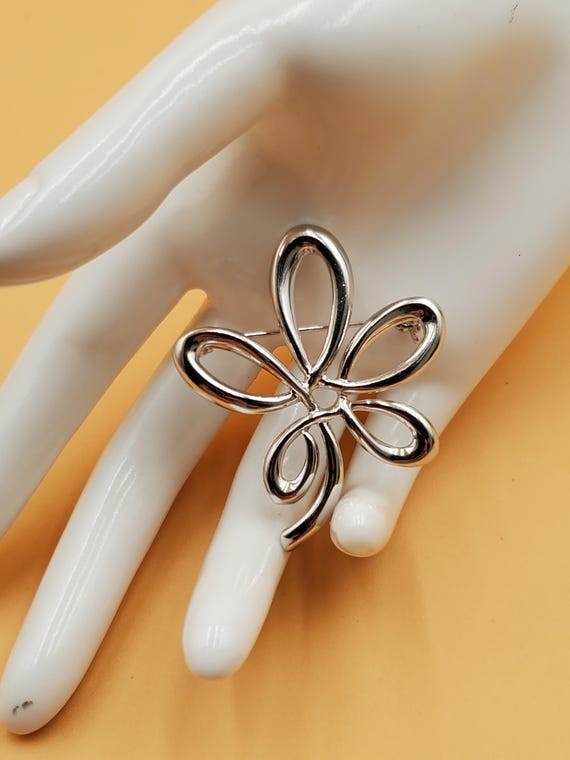 vintage silver tone open loop flower leaf brooch - image 2