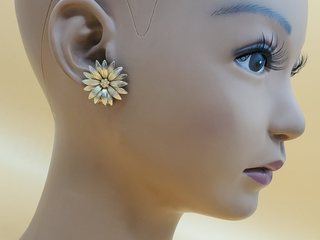 Vintage Gold Flower Clip-On Earrings