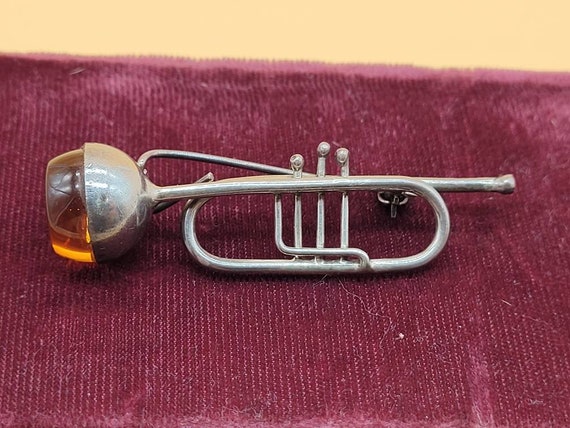 Vintage sterling silver trumpet brooch - image 9