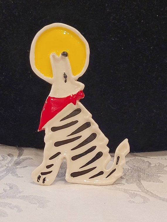 Vintage ceramic howling at the moon Coyote brooch