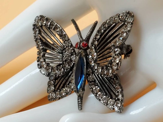 Vintage WEISS Rhinestone Butterfly Brooch with re… - image 9