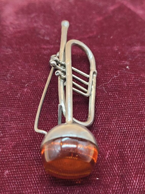 Vintage sterling silver trumpet brooch - image 3
