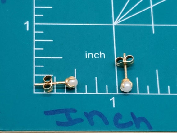 10k tiny pearl child's earrings - image 4