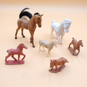 Vintage plastic play horse lot of 6